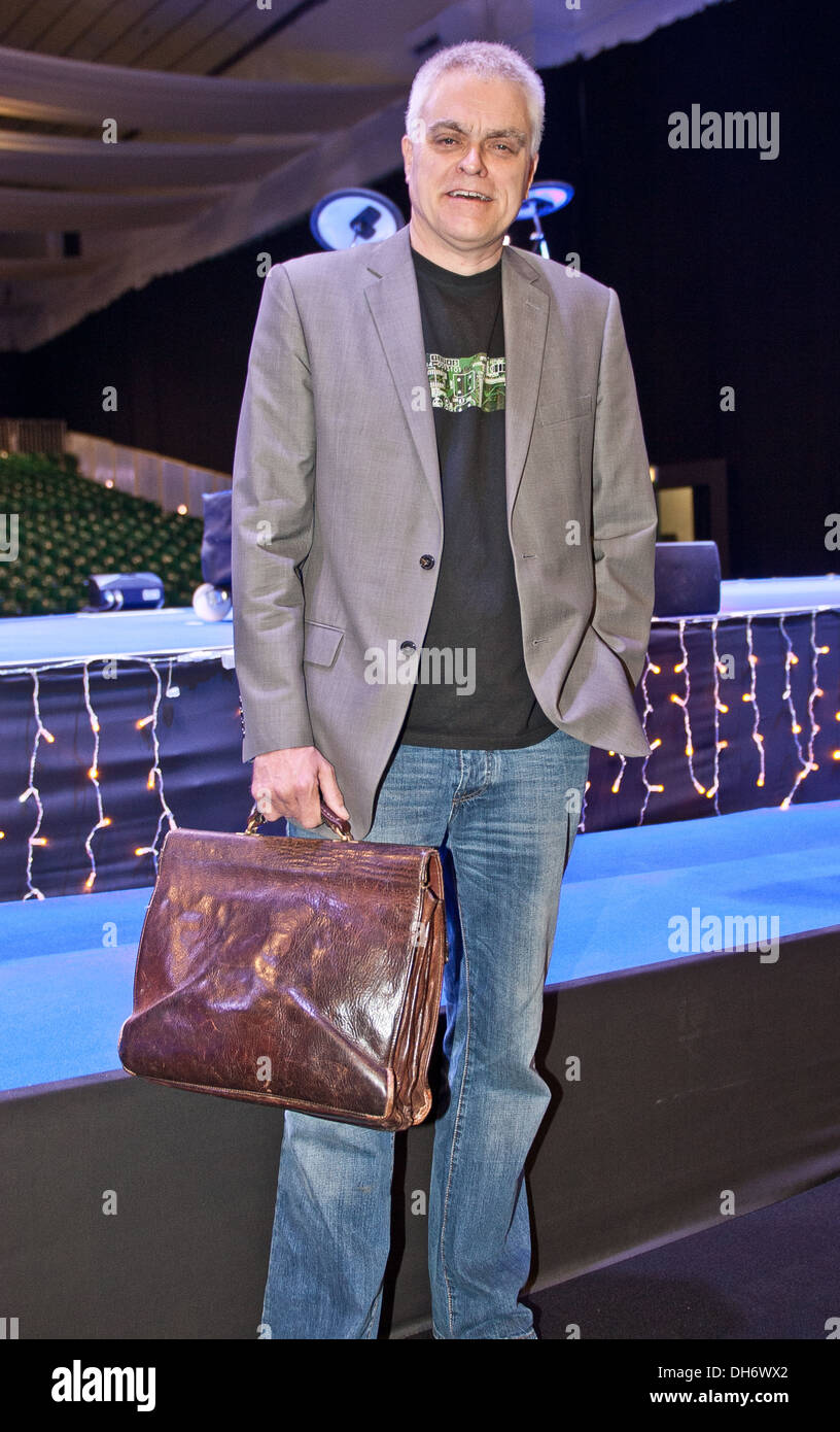 Jon Bentley presentador para C5 Gadget Show en Londres Gadget Show Live @ Navidad Foto de stock
