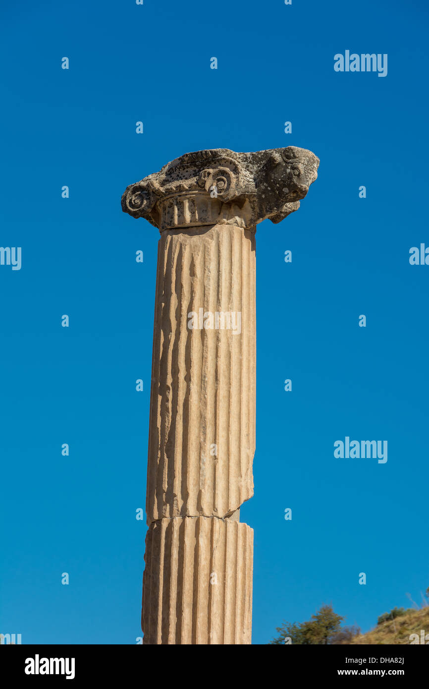 Columna de piedra en Éfeso Turquía Foto de stock