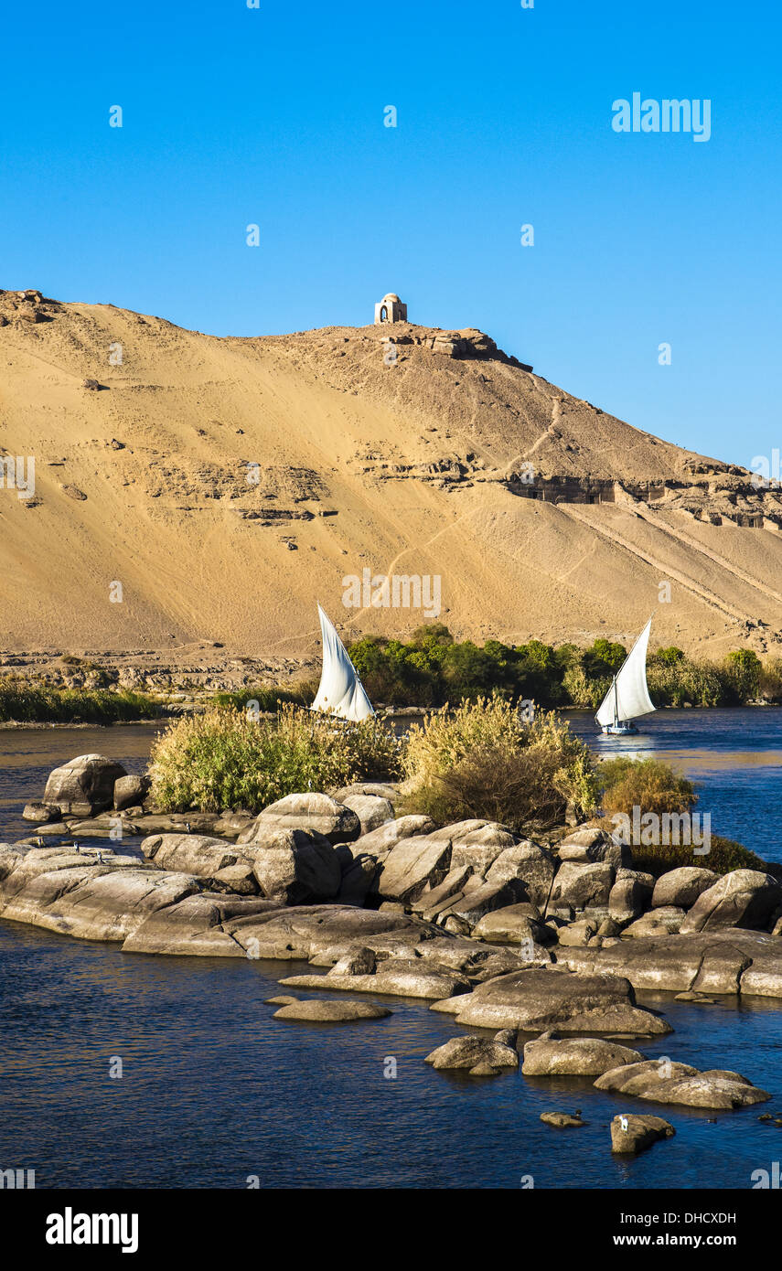 África Egipto, Asuán, Feluchos en el río Nilo. Foto de stock