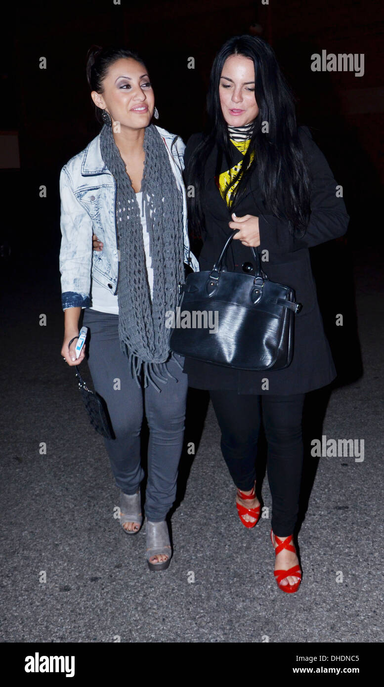 Joanna Levesque JoJo aka dejando Supperclub en Hollywood con un amigo Los Angeles California USA - 23.04.12 Foto de stock