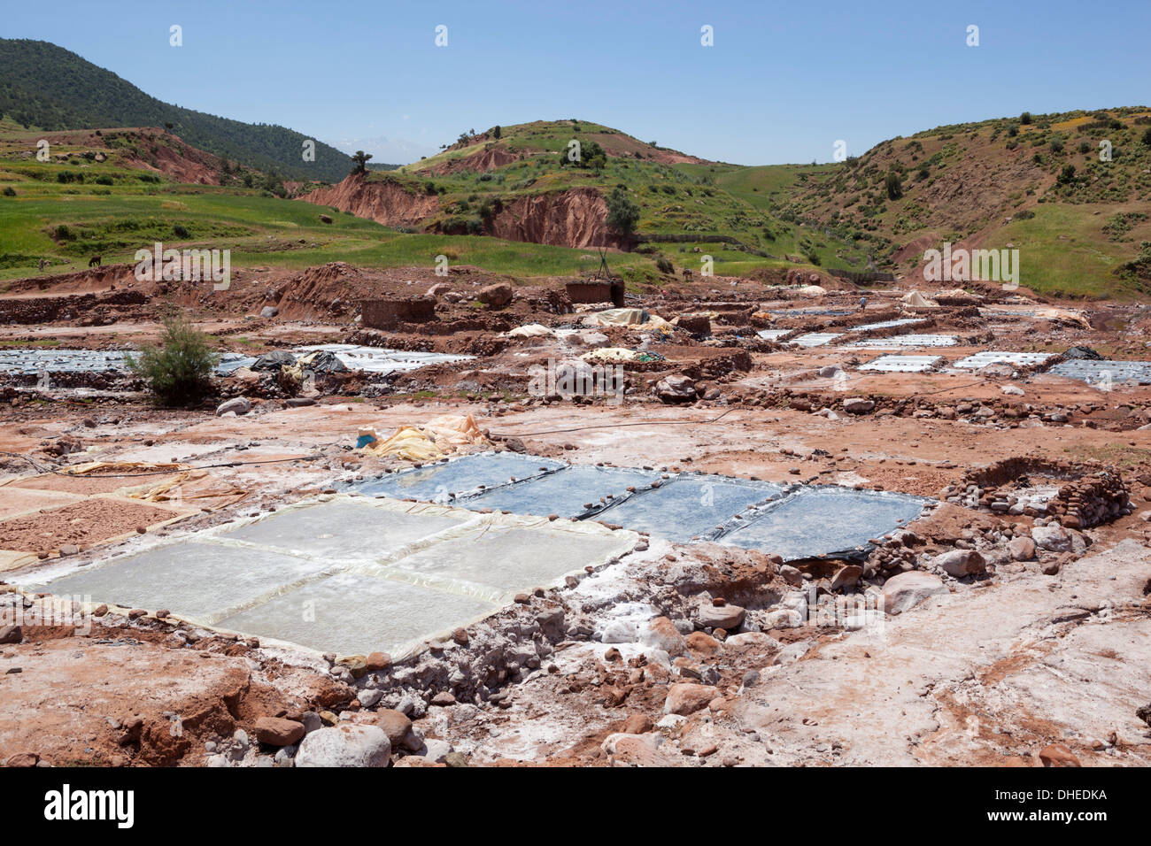 Los estanques de evaporación de sal, Valle de Ourika, las montañas del Atlas, Marruecos, Norte de África, África Foto de stock