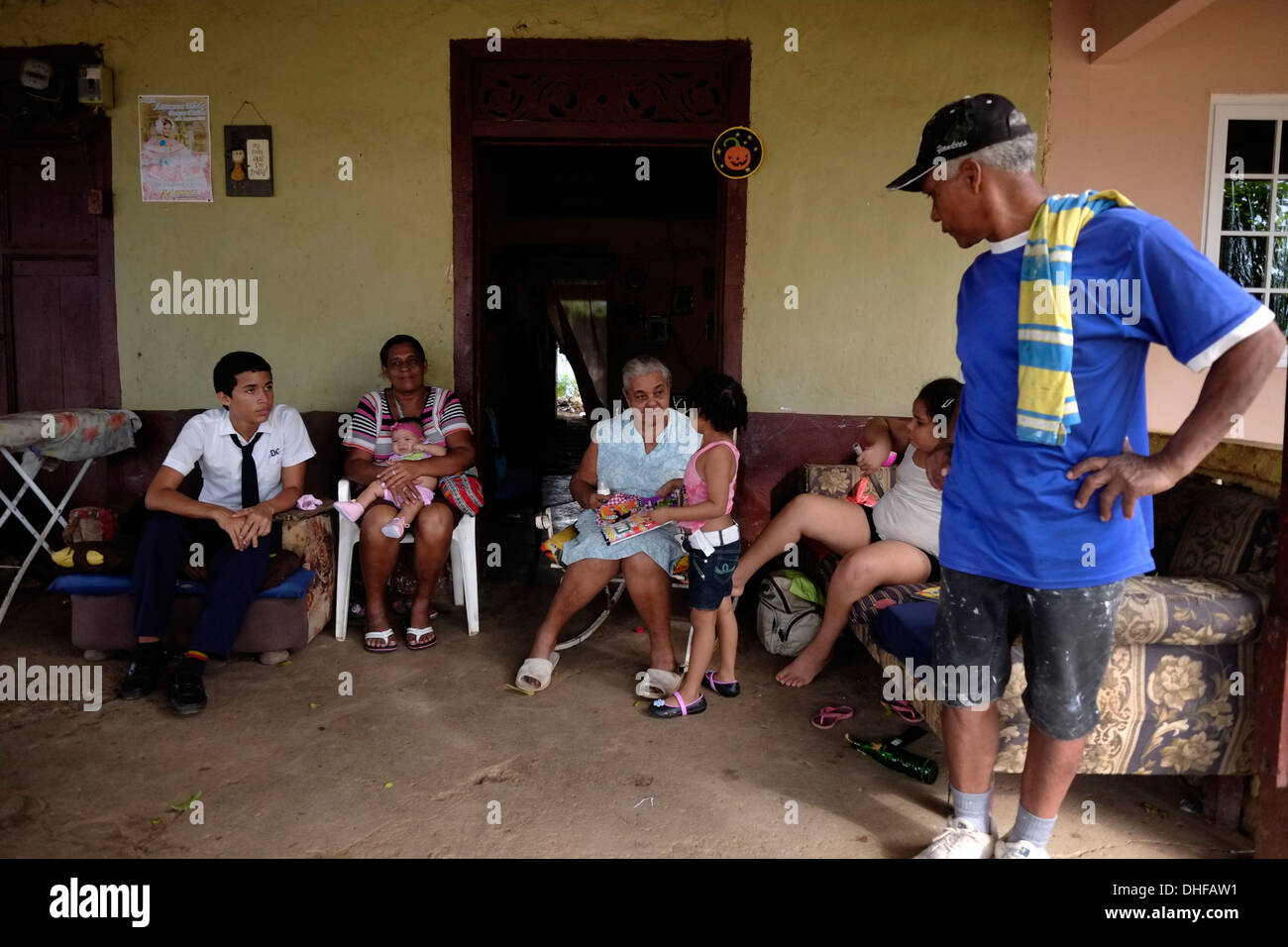 Panameños en la ciudad de la península de Chitre de Azuero Herrera provincia República de Panamá Foto de stock