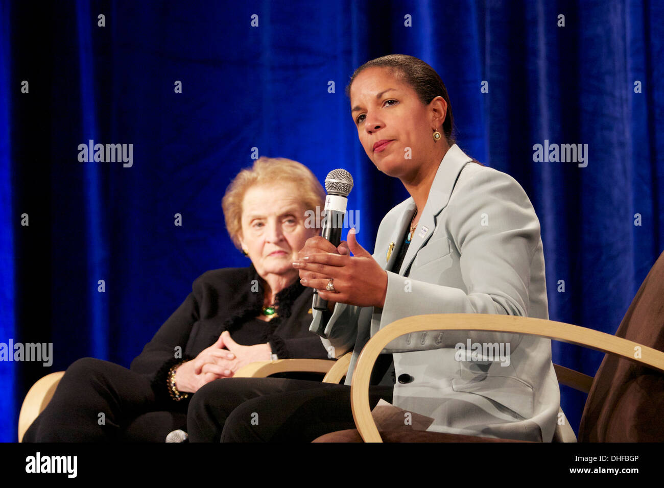 Susan Rice y Madeleine Albright en el panel en el Foro de Liderazgo de la mujer en octubre de 2008. Foto de stock