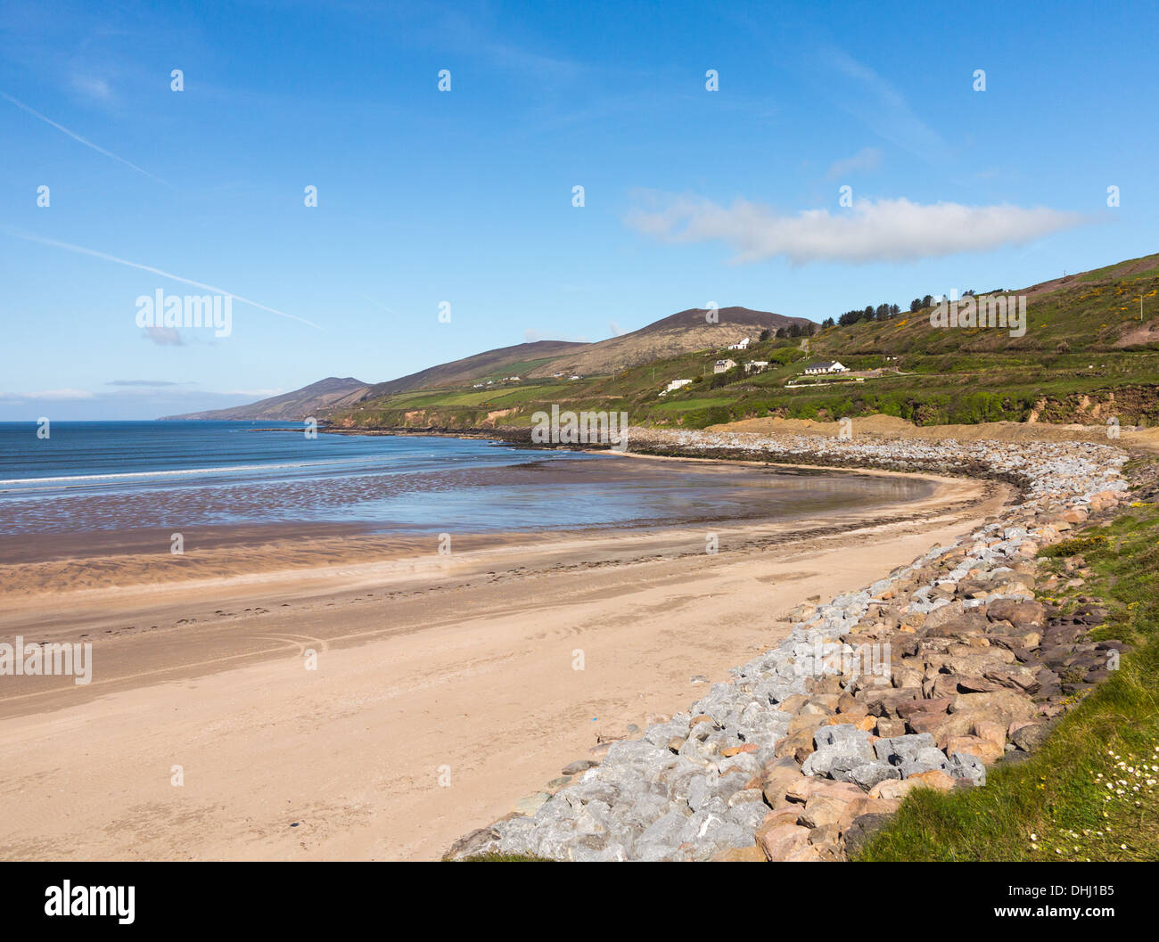 Irlanda - playa Carhoo Bay Beach en Dingle pulgada punto hacia el oeste de Dingle en el condado de Kerry, Irlanda o Eire Foto de stock