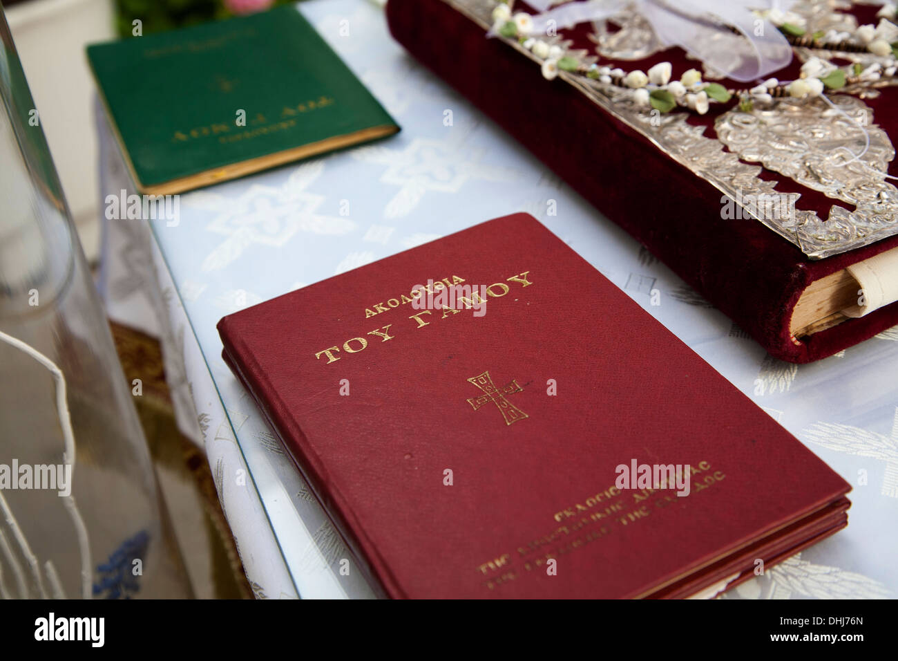 Folleto cristiano salmo ceremonia de boda ortodoxa escritos religiosos religión espiritual creencia ortodoxa leer estudio sacerdote creencia Foto de stock