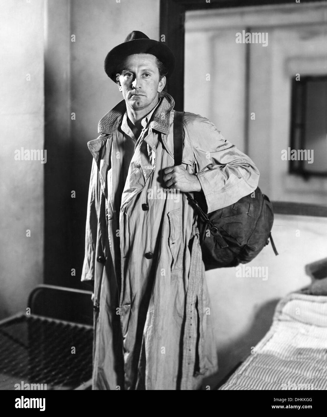 Kirk Douglas en el plató de la película, El malabarista, 1953 Foto de stock