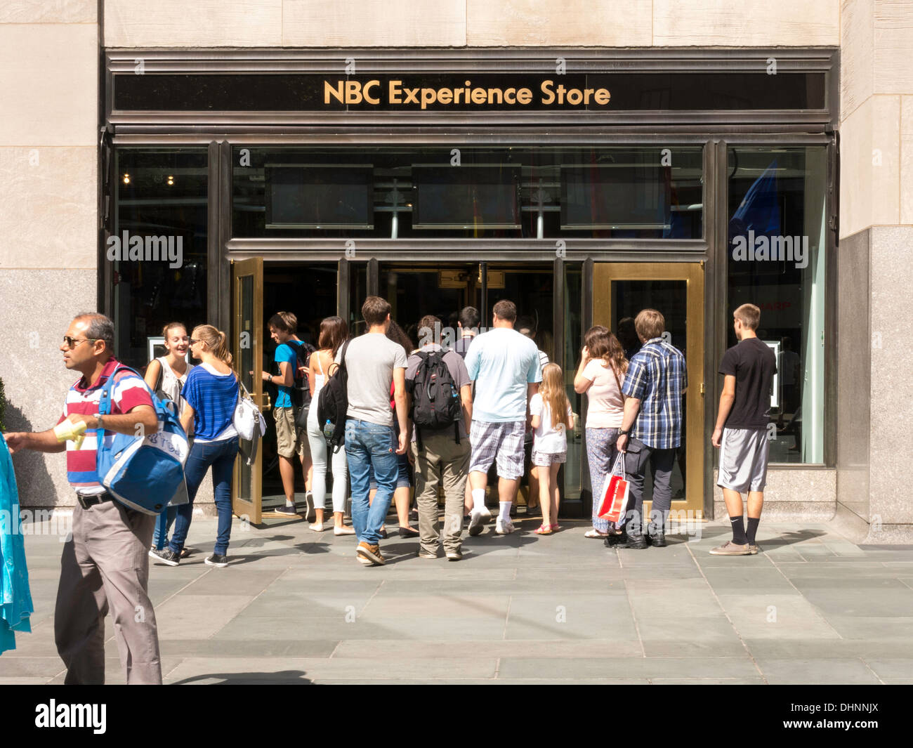 NBC Experiencia tienda en el Rockefeller Center, Nueva York Fotografía de stock Alamy