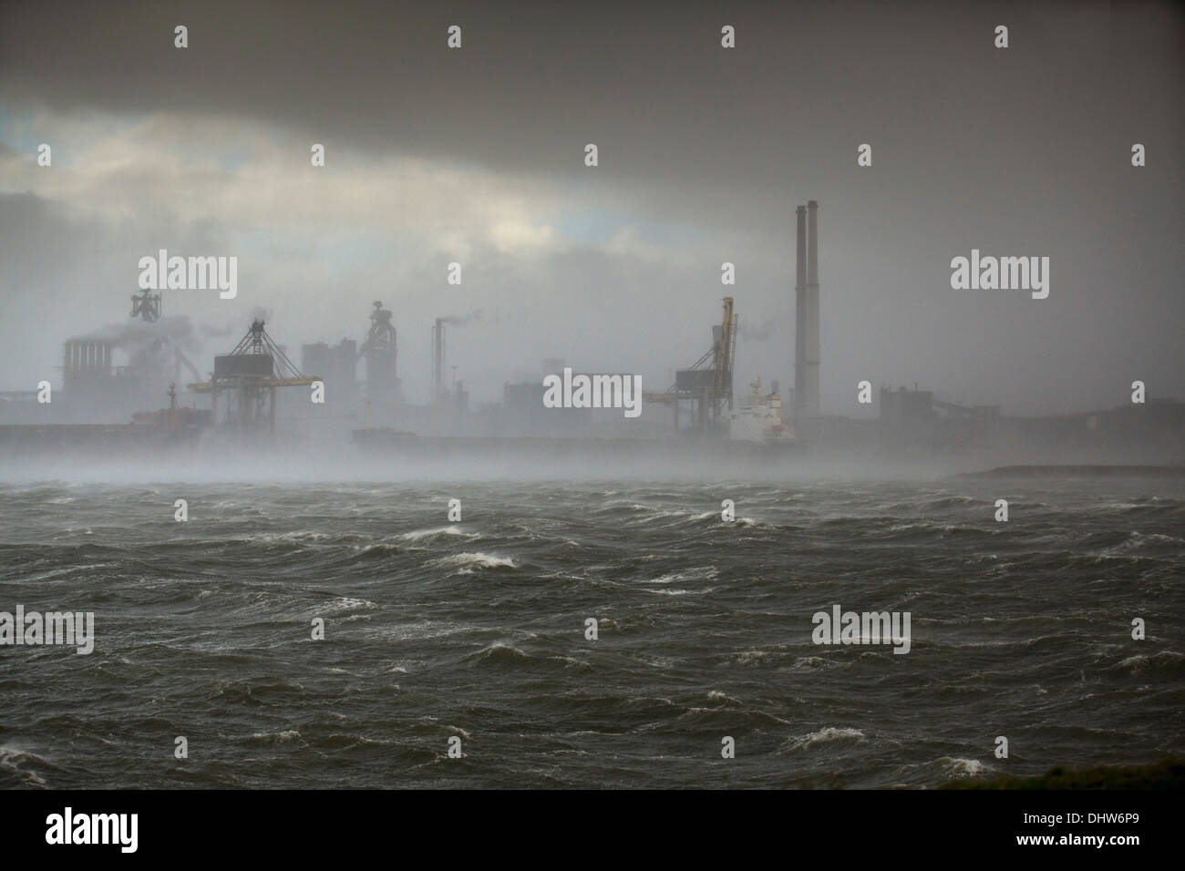 Países Bajos, IJmuiden, Tata fábrica de acero, altos hornos. StoL. Foto de stock