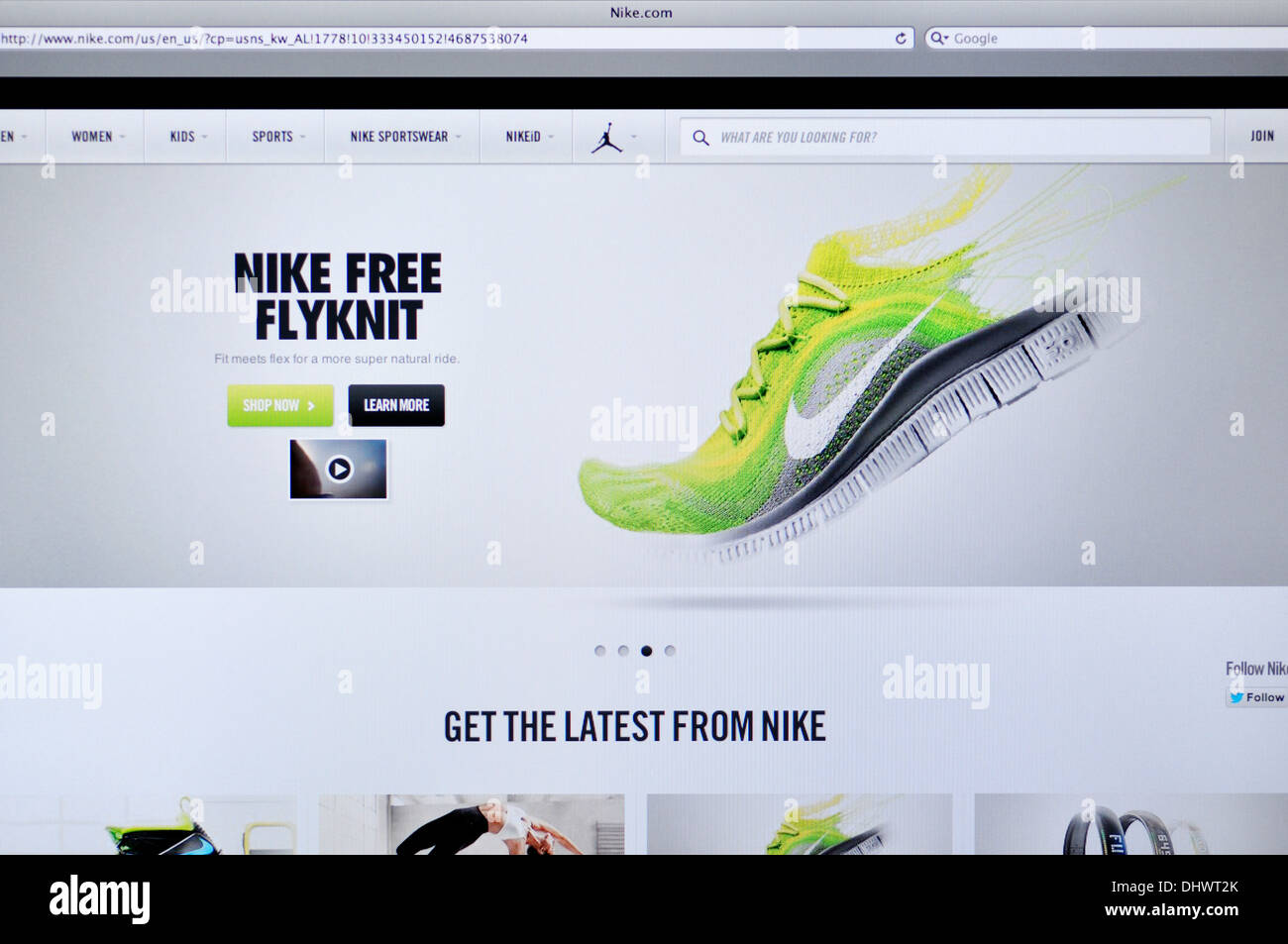 Sitio web de calzado deportivo Nike en la pantalla de ordenador Foto de stock