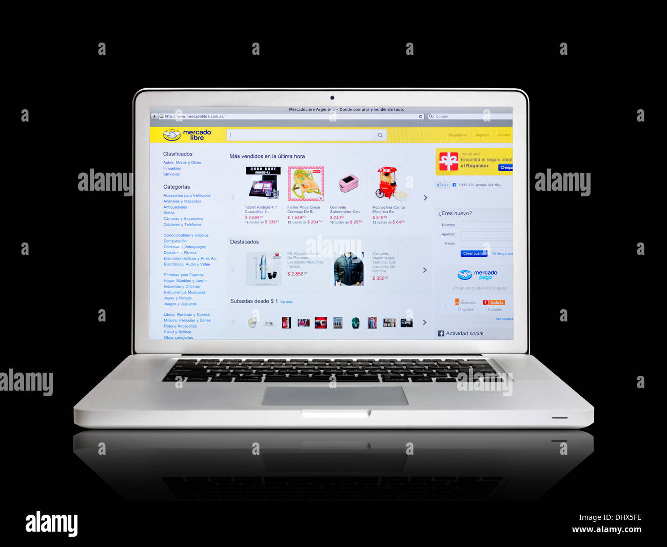 Mercado Libre sitio web de compras en línea en la pantalla de un ordenador portátil Foto de stock