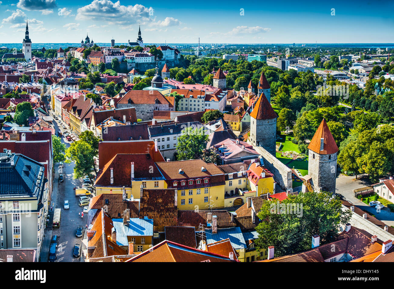 Amanecer en Tallin, Estonia, en el casco antiguo de la ciudad. Foto de stock