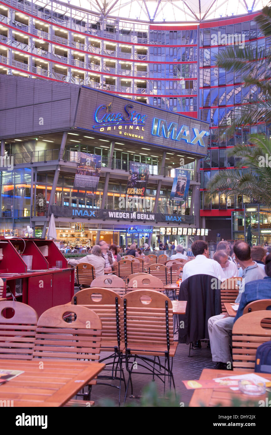 Cine Imax en el Sony Center, en Potsdamer Platz, Berlín,