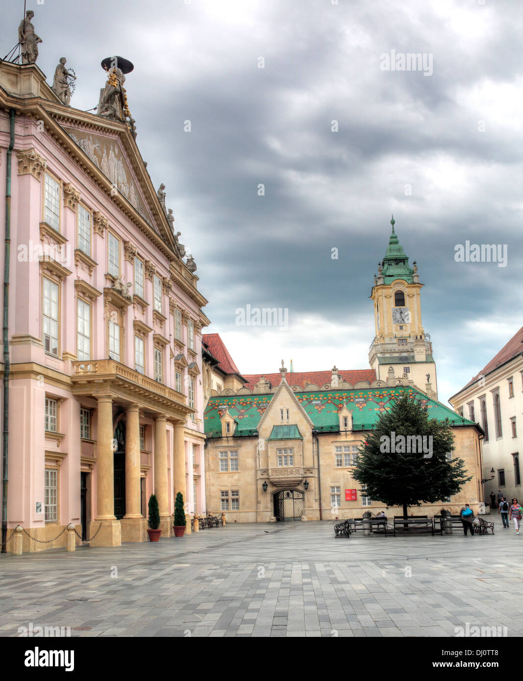El palacio del primado, el asiento del alcalde de la ciudad de Bratislava, Eslovaquia Foto de stock