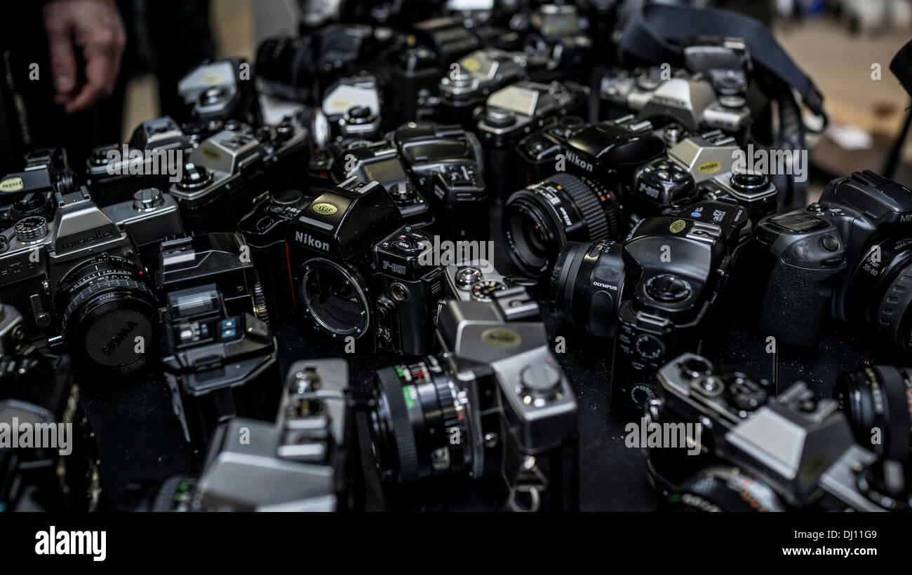 Una colección de antiguas cámaras de 35mm Foto de stock
