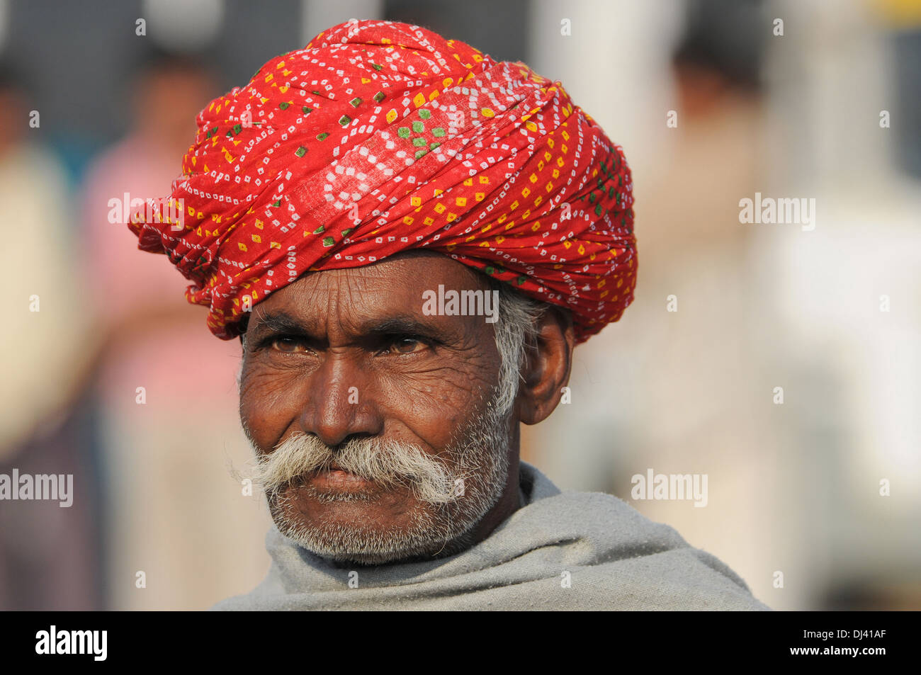 Turbante rojo hombre indio fotografías e imágenes de alta resolución - Alamy