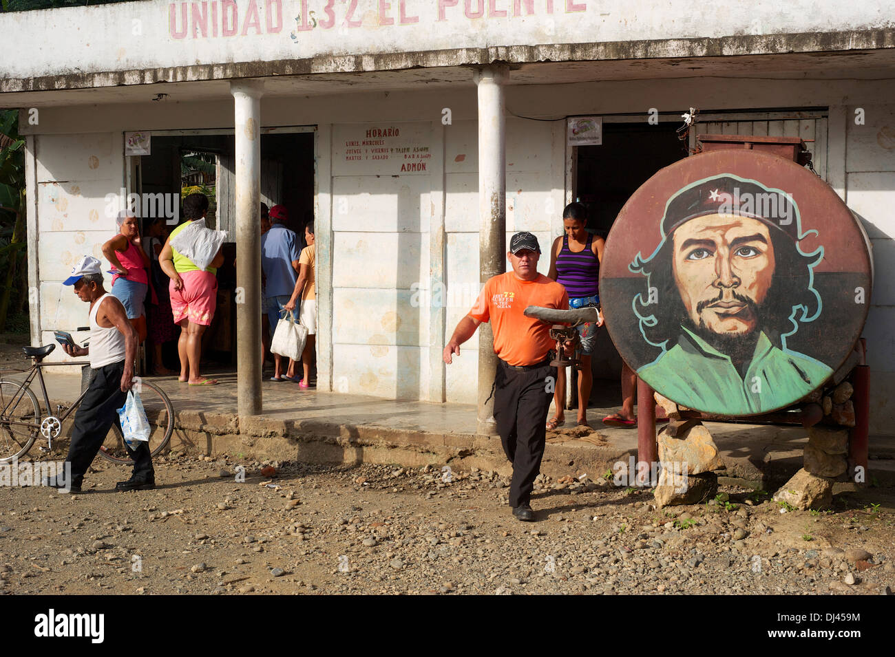 Tienda de ultramarinos, Baracoa, Cuba Foto de stock
