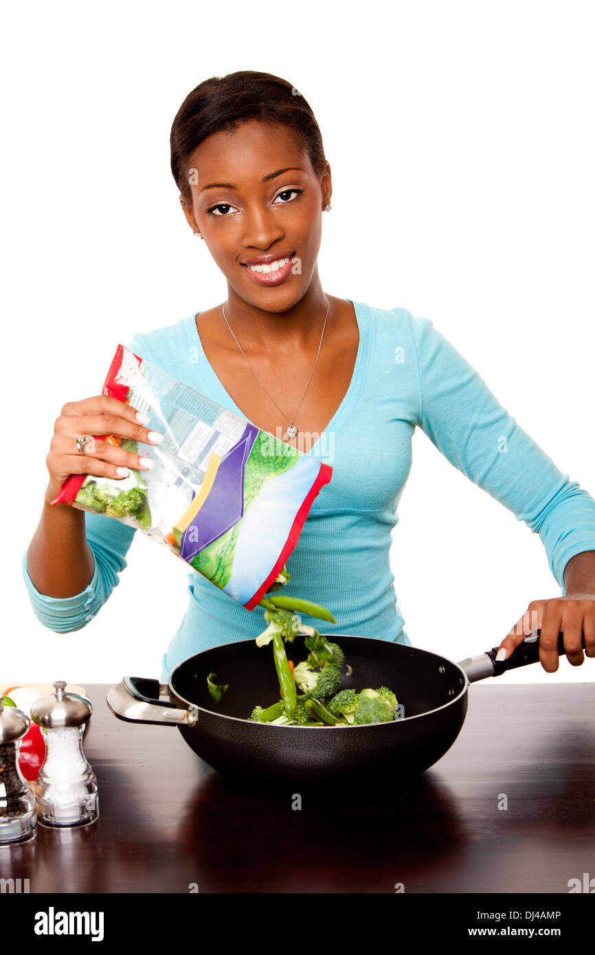 Conscientes de la Salud mujer preparando las verduras Foto de stock
