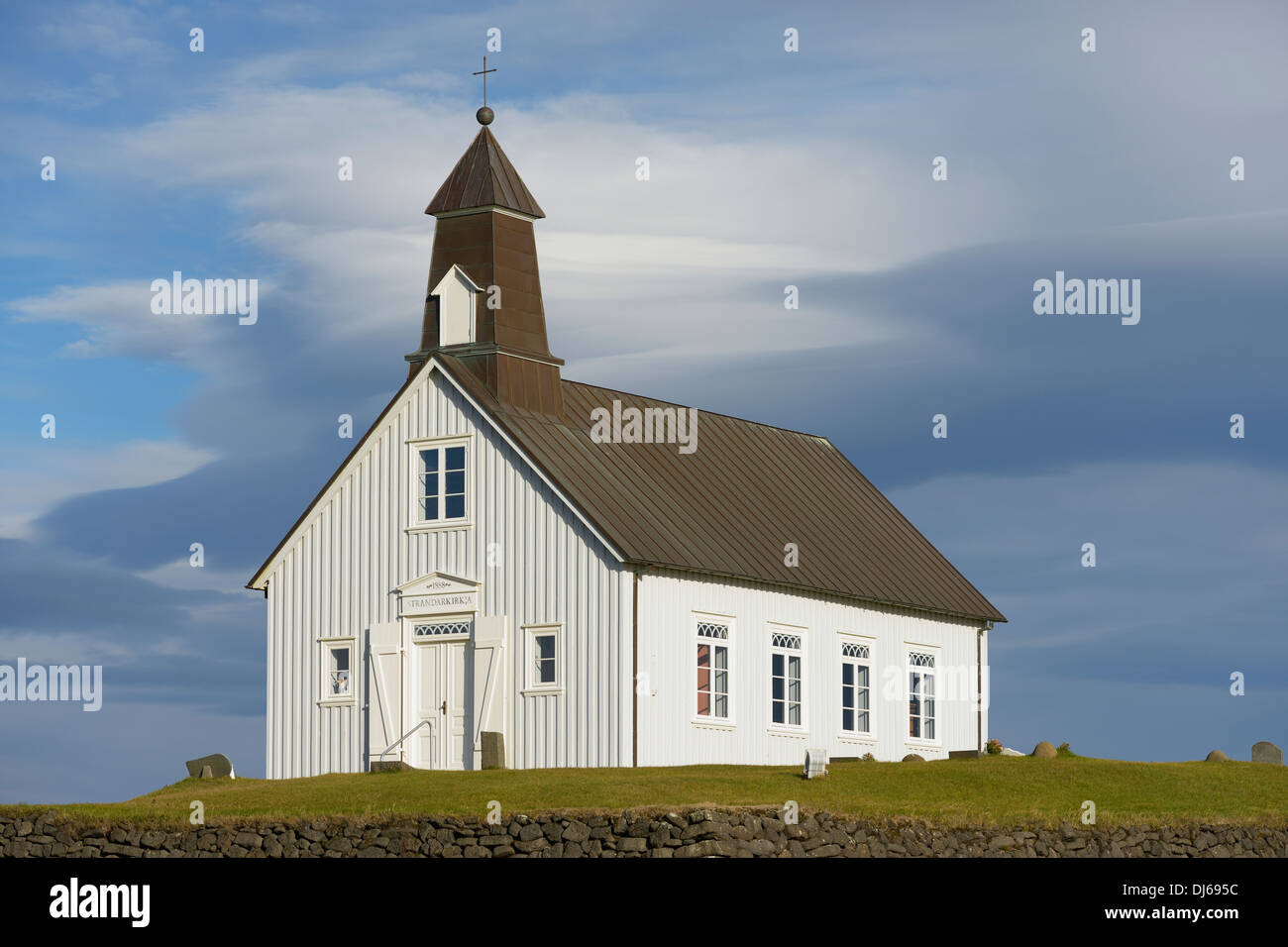 La iglesia de madera de Strandarkirkja; Porlakshofn, Arnessysla, Islandia Foto de stock