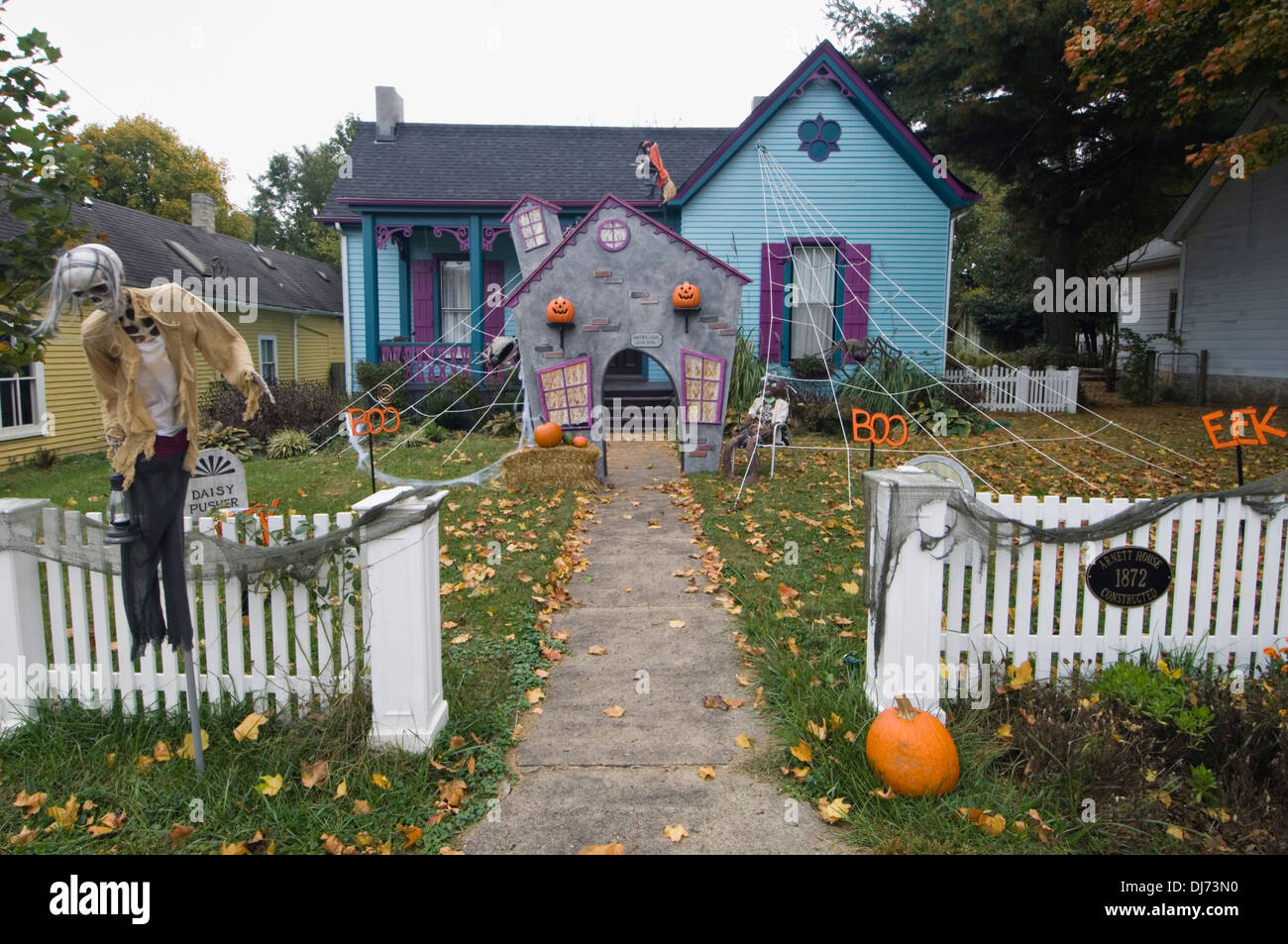House decorated for halloween fotografías e imágenes de alta resolución -  Alamy