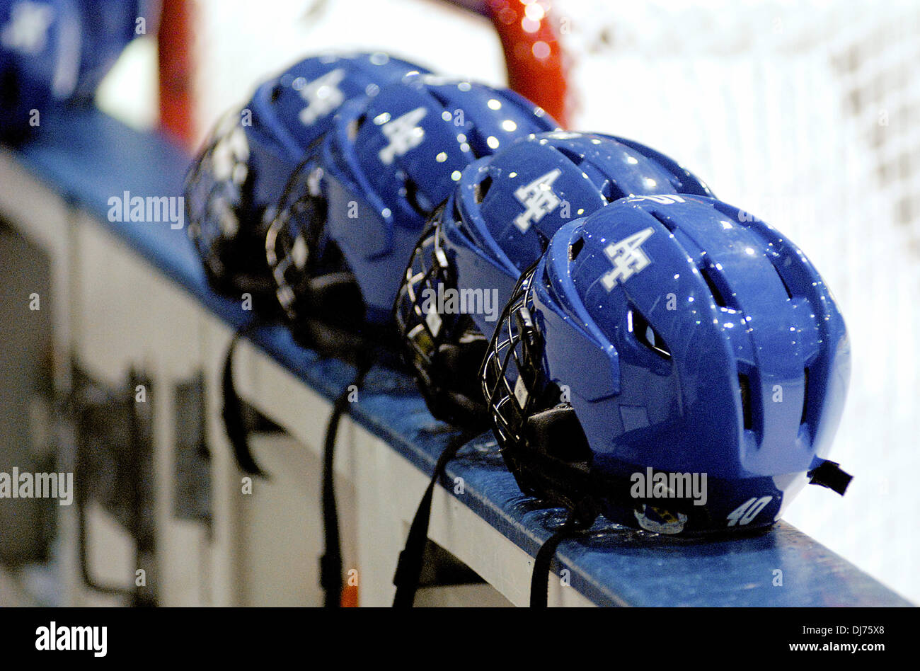 Hockey helmets fotografías e imágenes de alta resolución - Alamy