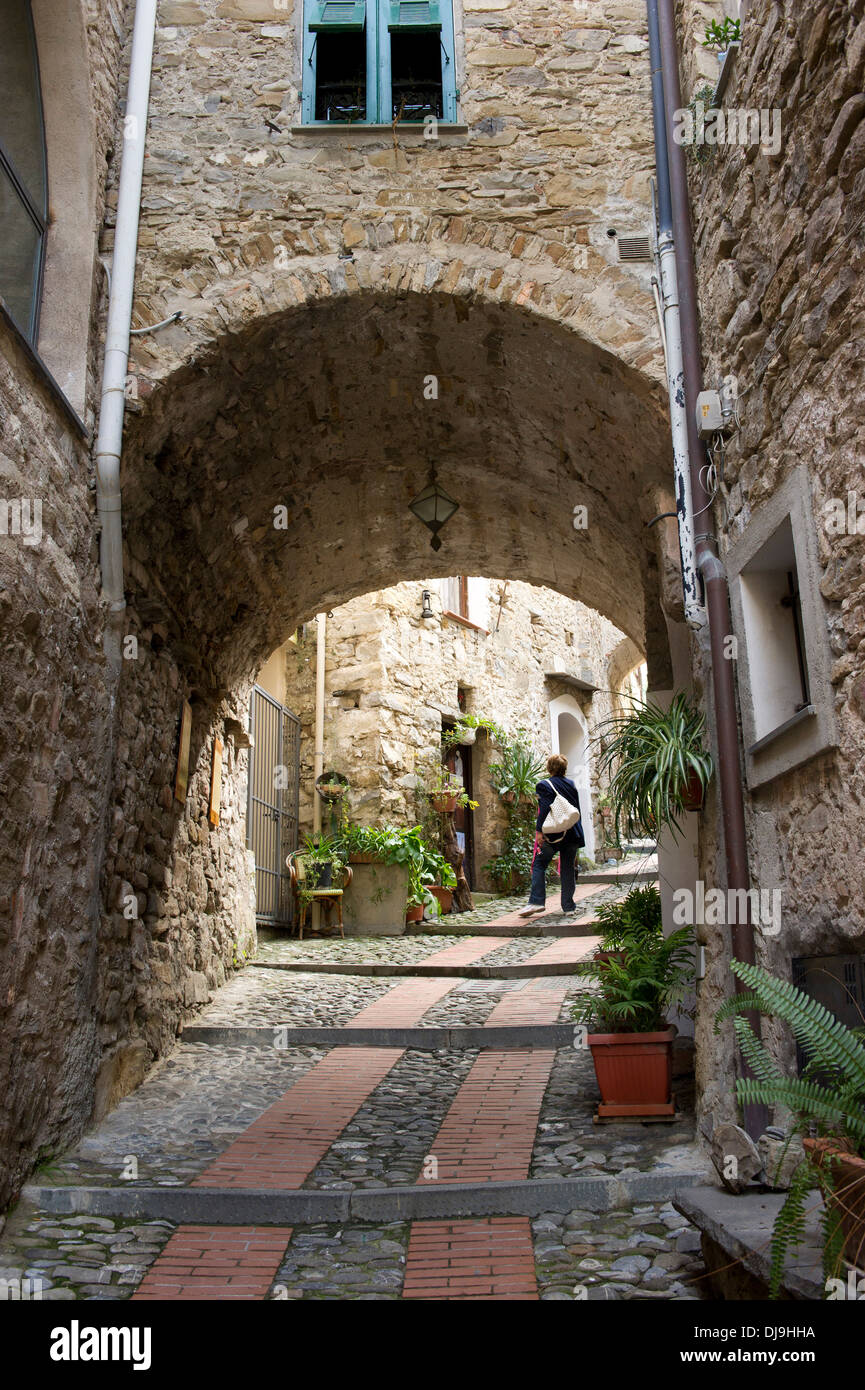 Europa Italia Liguria Dolceacqua Edad Media Val Nervia Castillo viajar nadie afuera Foto de stock