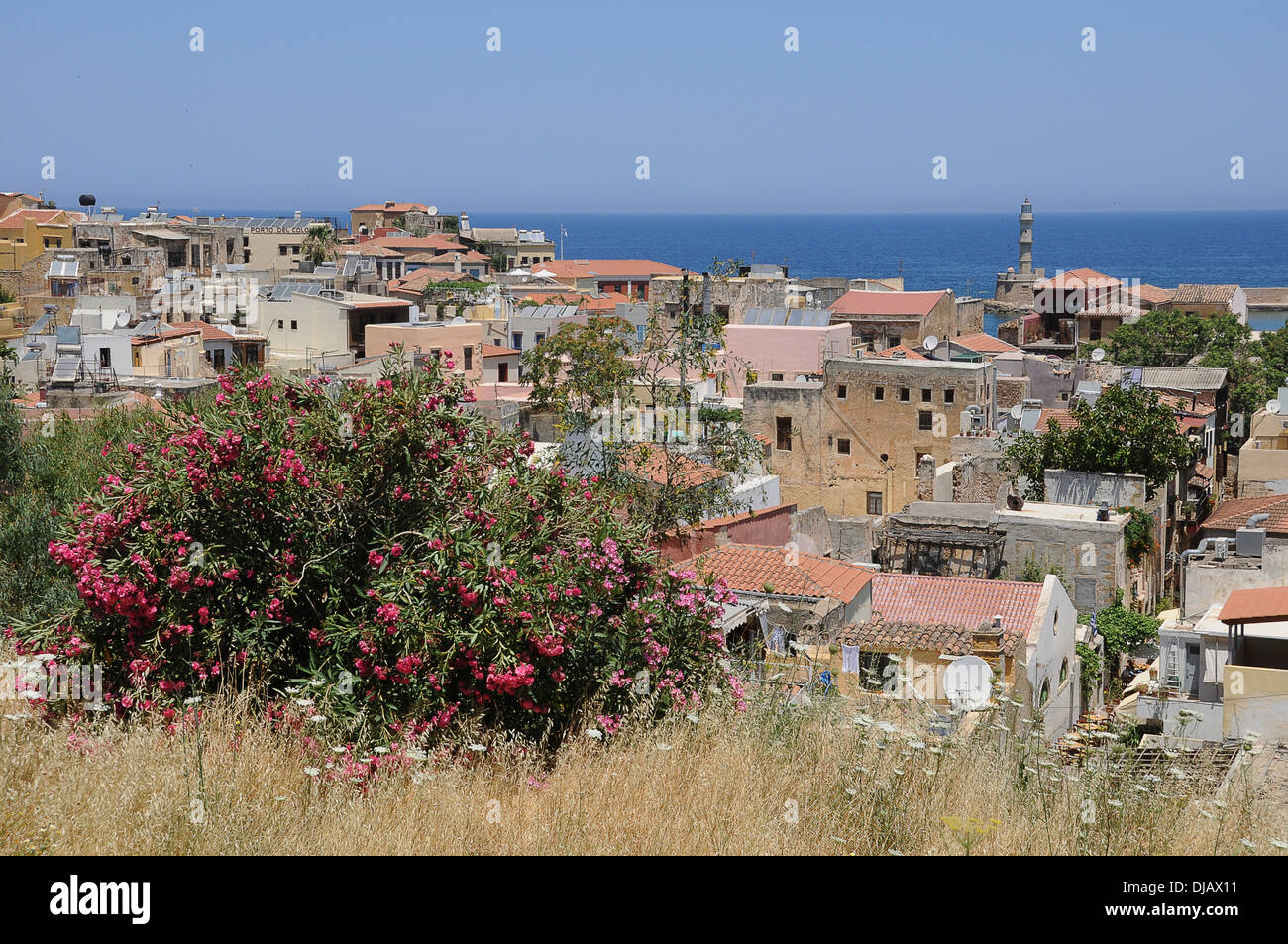 Vista al centro histórico de la ciudad de Chania, en Creta, Grecia Foto de stock