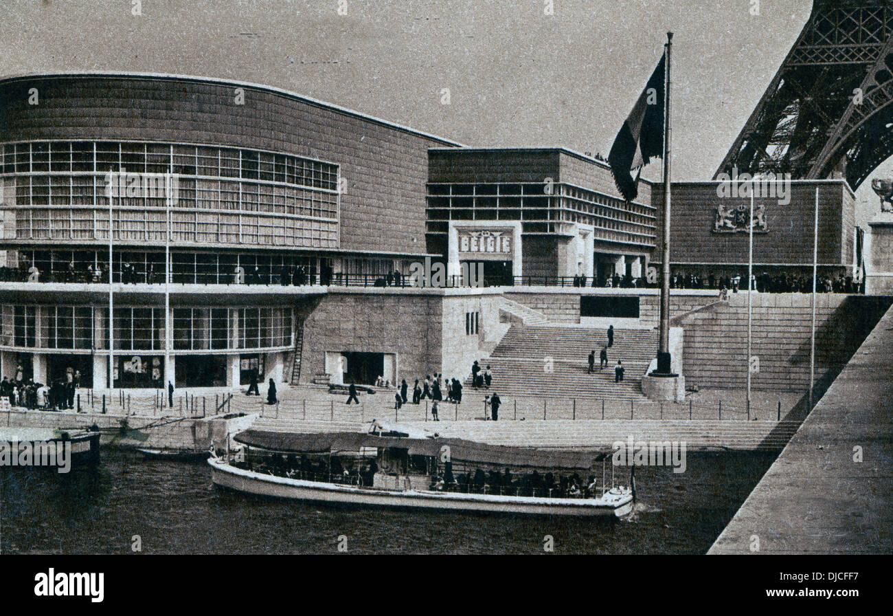 Una postal antigua muestra pabellón belga, Exposición Internacional, París, Francia, 1937 Foto de stock