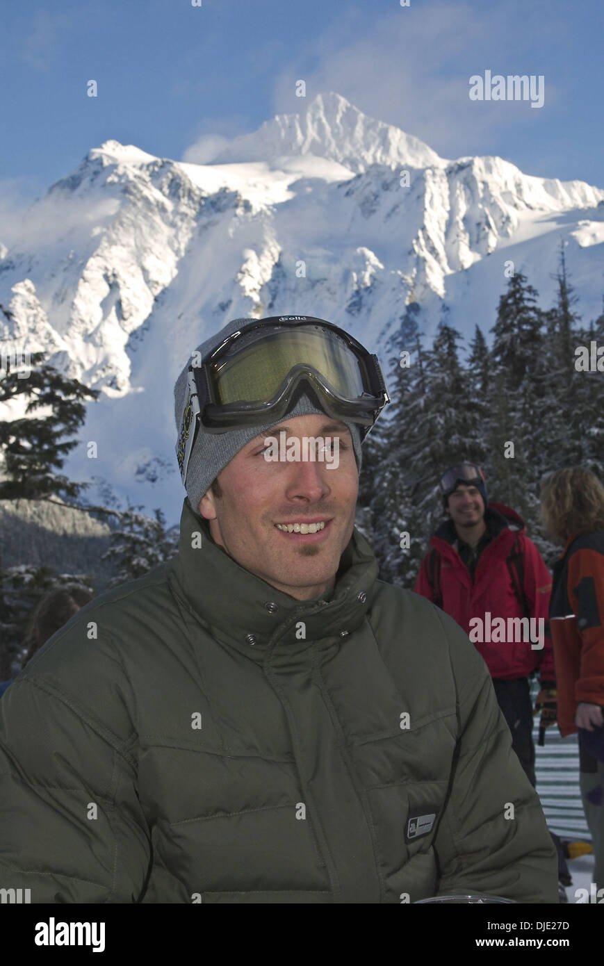 Feb 08, 2004; Mt. Baker, WA, EE.UU.; se ha visto aquí, primer ganador de medalla de oro en EE.UU. miembro del equipo de Snowboard cross Seth Wescott en la 20Mt anuales. Banco Baker eslalon. El evento atrae a corredores de todo el mundo, todos compitiendo por el codiciado ''Golden Duct Tape Award.'', conocida como una de las principales casas de snowboard Mt Baker ha producido legendarios como el difunto Craig Kell Foto de stock