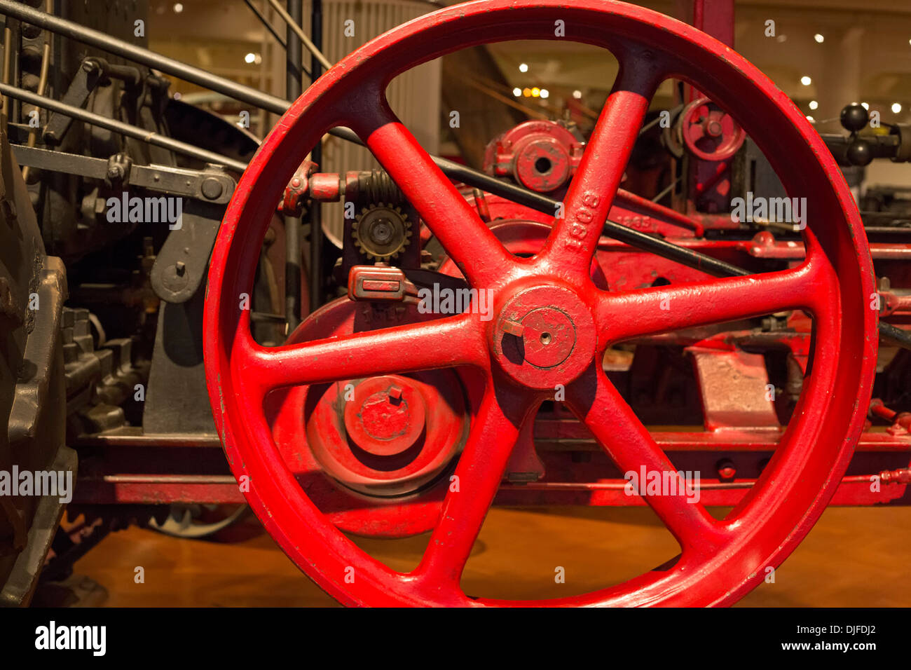 Dearborn, Michigan - Detalle de un motor de tracción de vapor en el Henry Ford Museum. Fue usado para arar las grandes fincas alrededor de 1916. Foto de stock