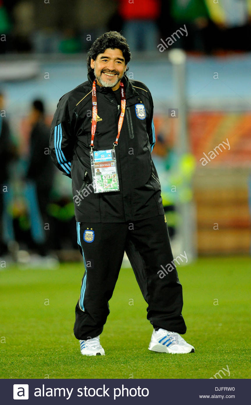 Diego Maradona Entrenador De Argentina La Copa Mundial De La Fifa 2010 El Grupo B Grecia V Argentina El 22 De Junio De 2010 Credit Image A C Simon Bellis Sportimage Cal Sport Media Fotografia De Stock Alamy