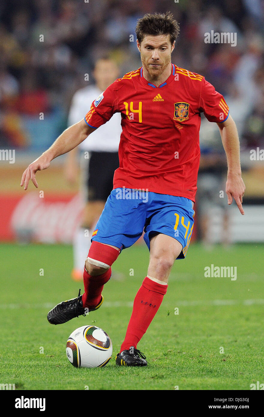 Julio 07, 2010 - Durban, Sudáfrica - Xabi Alonso de España en acción  durante la Copa Mundial de la FIFA 2010 Semifinales partido de fútbol entre  Alemania y España en Princess Magogo