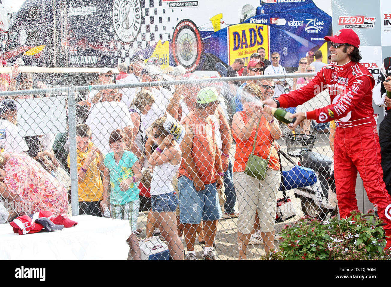 Agosto 08 2010 Lexington Ohio Estados Unidos De America Agosto 8 2010 Dario Franchitti El Conductor Del 10 Target Chip Ganassi Racing Celebra Su Victoria En La Conclusion De La