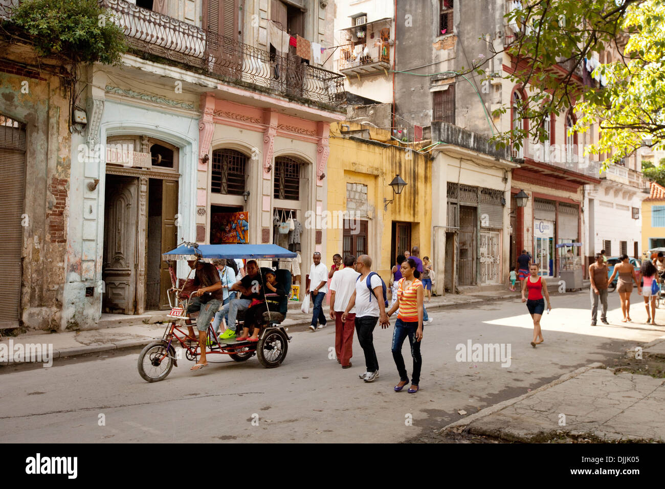 La Habana, Cuba, escena de una calle, la calle Brasil, Cuba, El Caribe Foto de stock