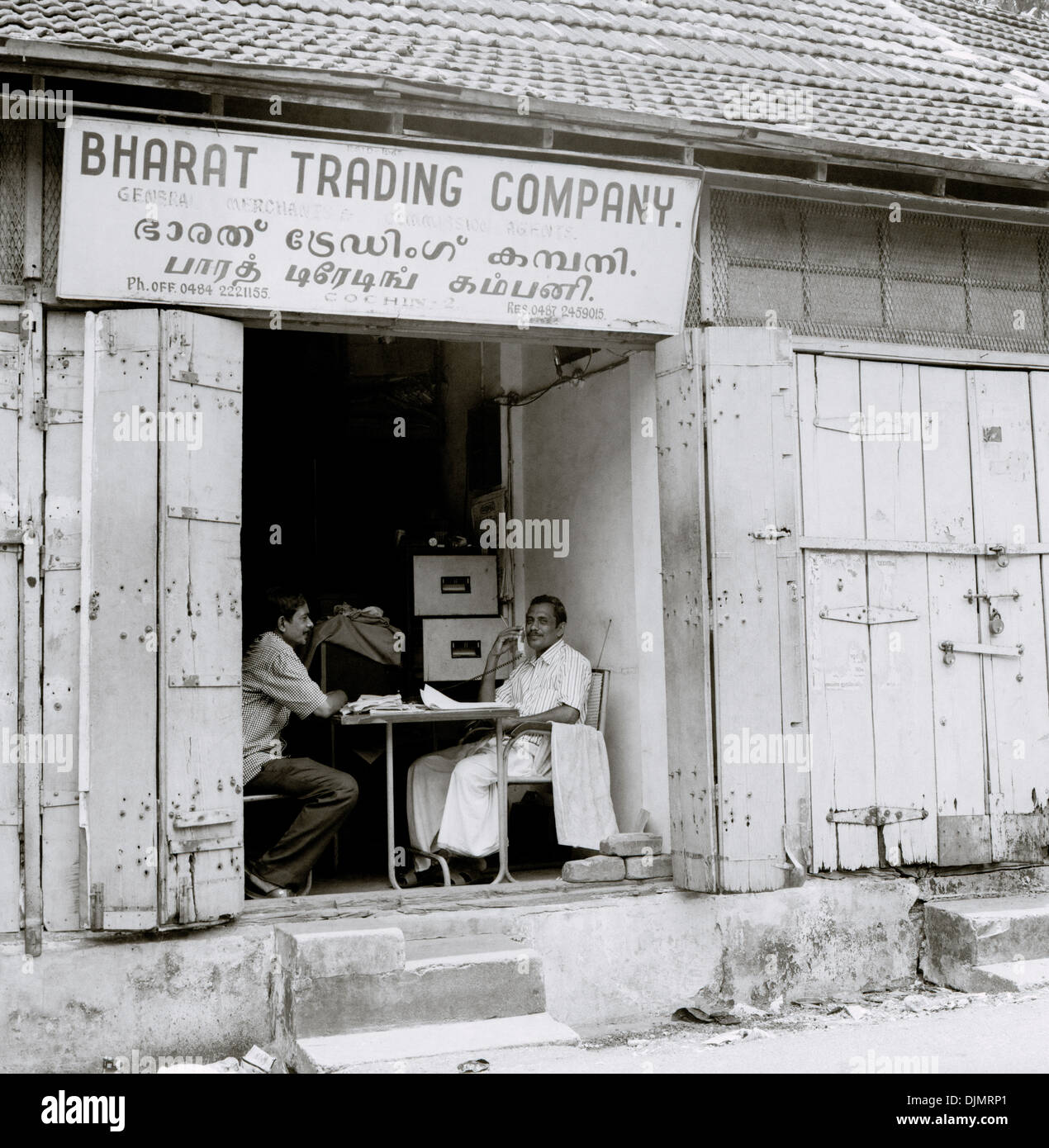 Comercio de Especias Comerciante de Mattancherry en Fort Kochi Cochin en Kerala, en el sur de la India en Asia. El capitalismo funcione empresario comerciante Cultura Viajes Foto de stock