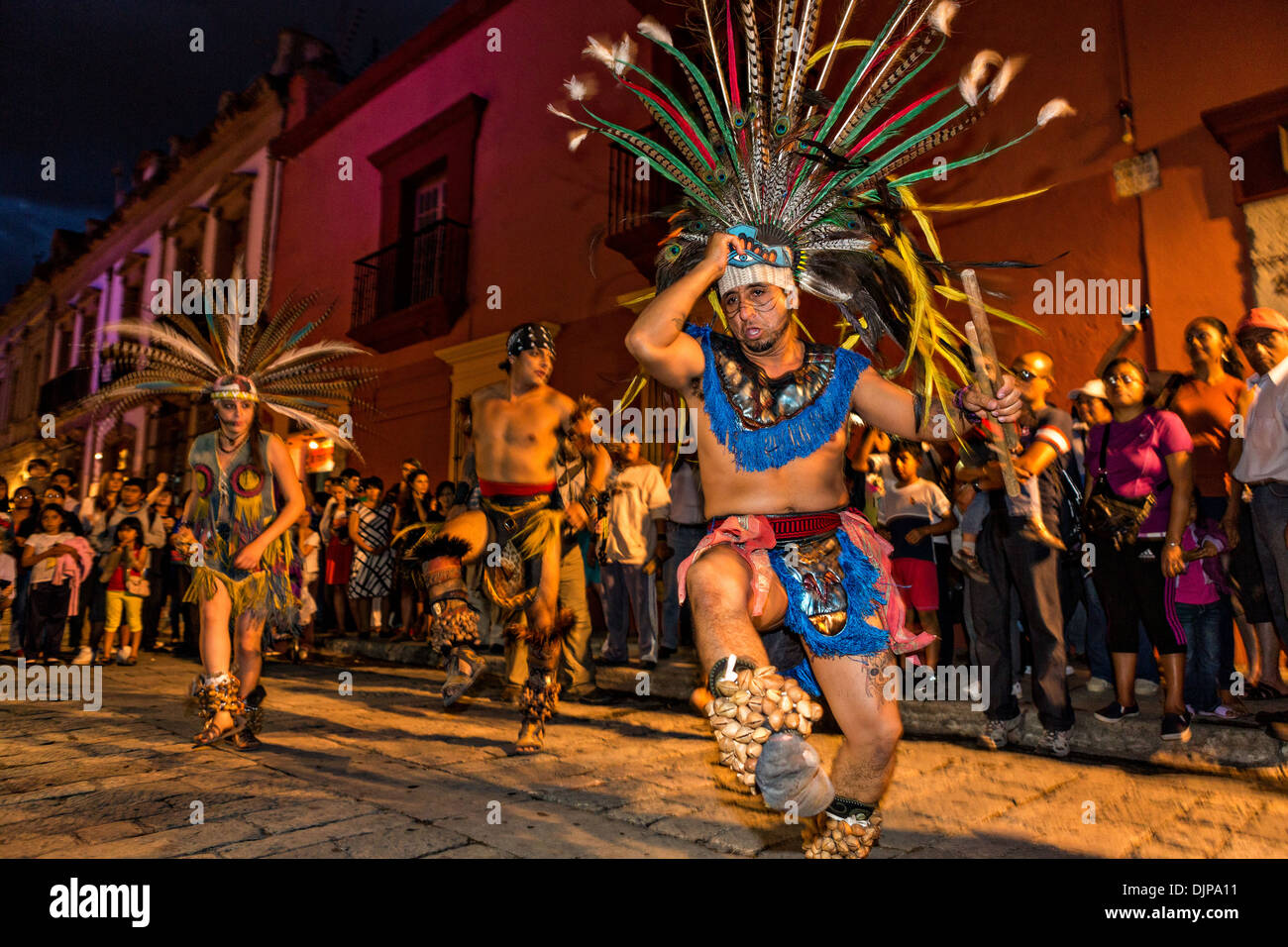Las murgas de indios mayas celebrando el Día de los muertos el 1 de noviembre de 2013 en Oaxaca, México. Foto de stock