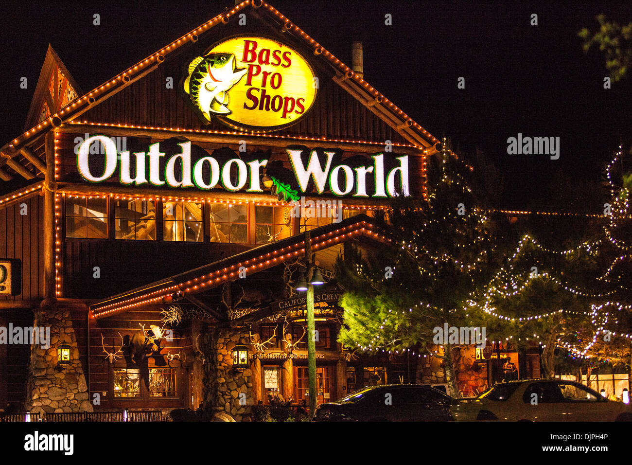 La tienda Bass Pro Shops en Rancho Cucamonga California Fotografía de stock  - Alamy