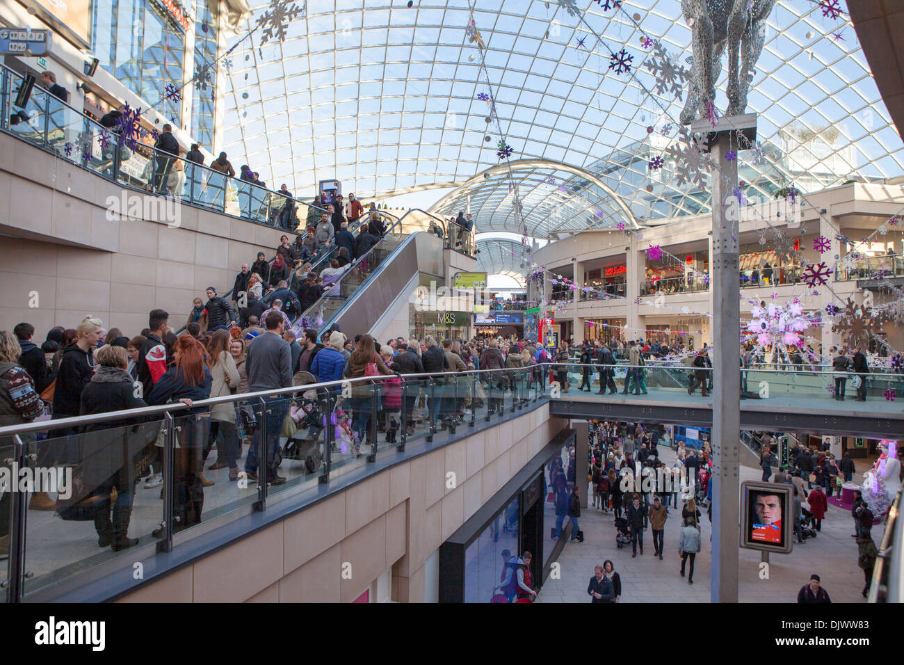 Dentro de Trinidad, centro comercial y de ocio de Leeds en Leeds, Inglaterra Foto de stock