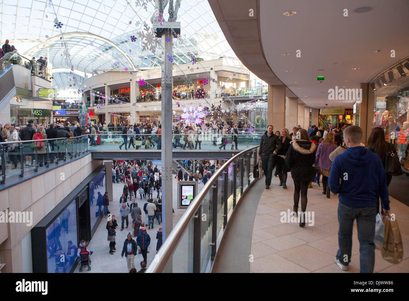 Dentro de Trinidad, centro comercial y de ocio de Leeds en Leeds, Inglaterra Foto de stock