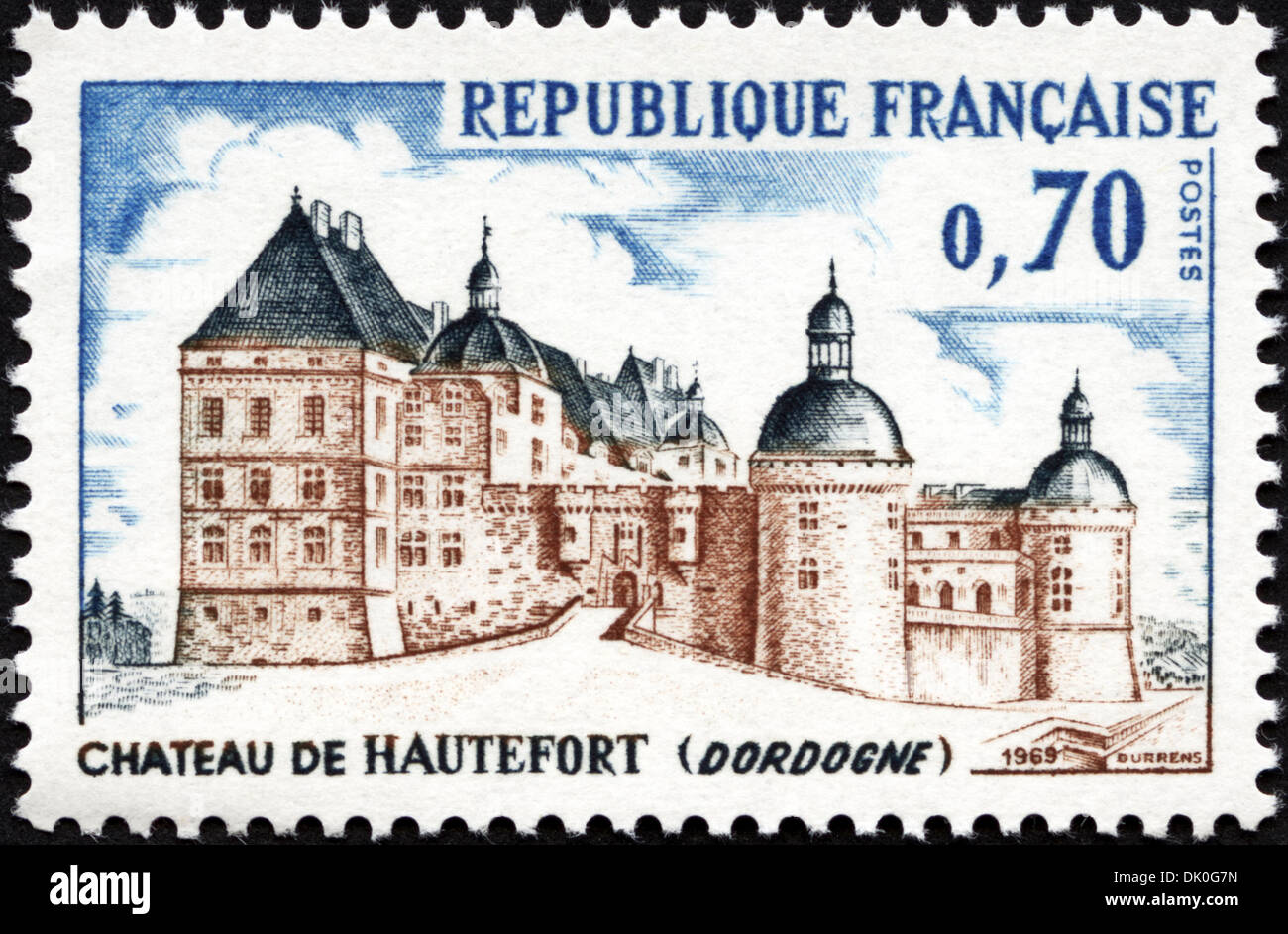 Sello República Francesa 0,70 con Château de Hautefort Dordogne ( ) publicado 1969 Foto de stock