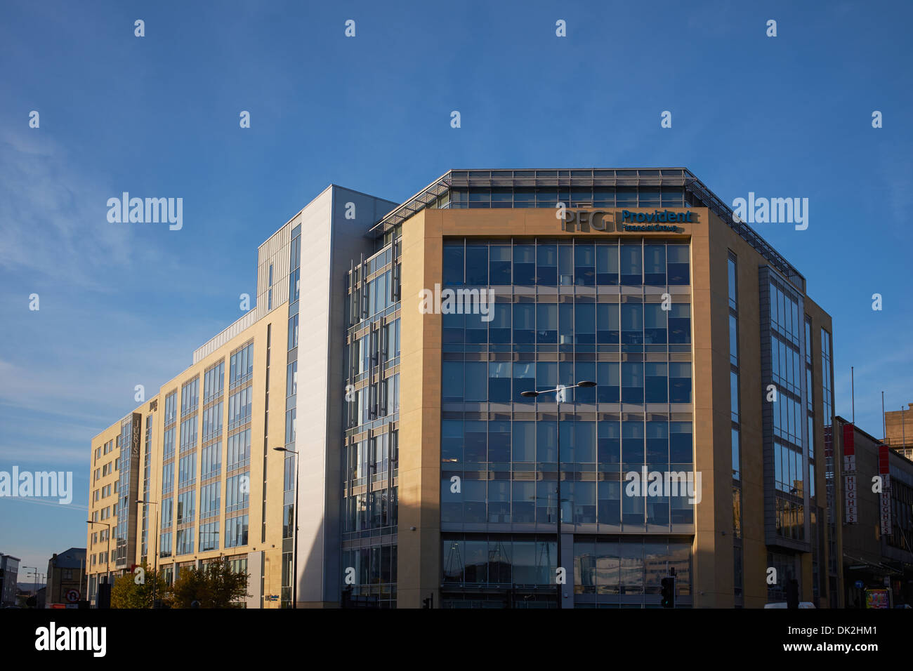 Grupo Financiero de previsión de edificio de oficinas en el centro de la ciudad de Bradford Foto de stock