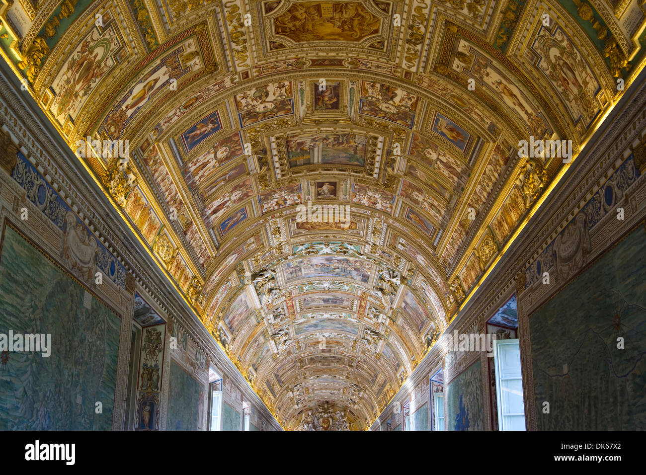 Las bóvedas de la galería de los mapas (Galleria delle carte geografiche) en los museos del Vaticano, Ciudad del Vaticano. Foto de stock
