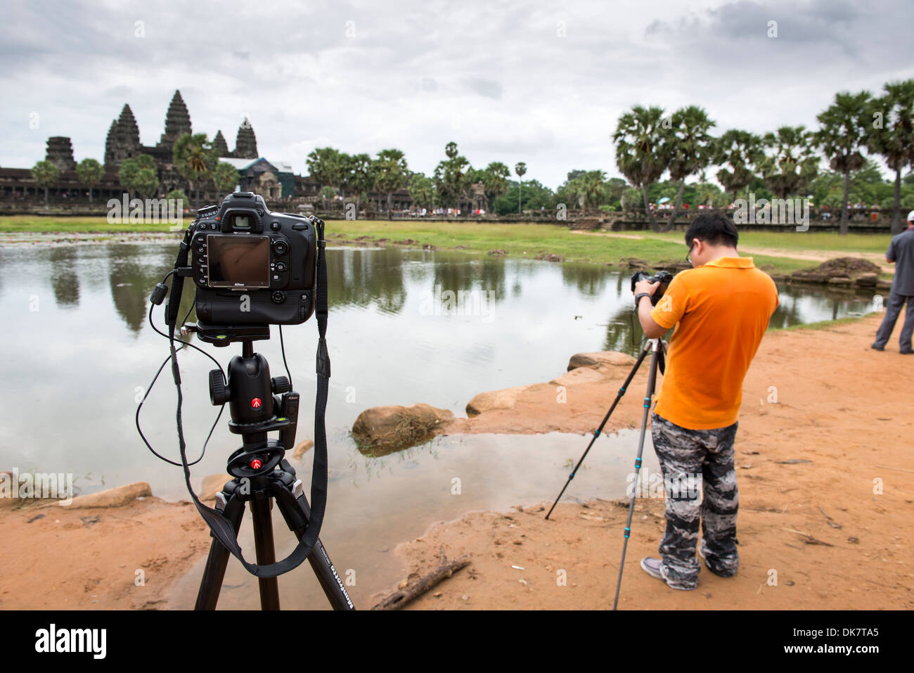 Fotógrafo tomar fotos de Angkor Wat, Siem Reap, Camboya Foto de stock