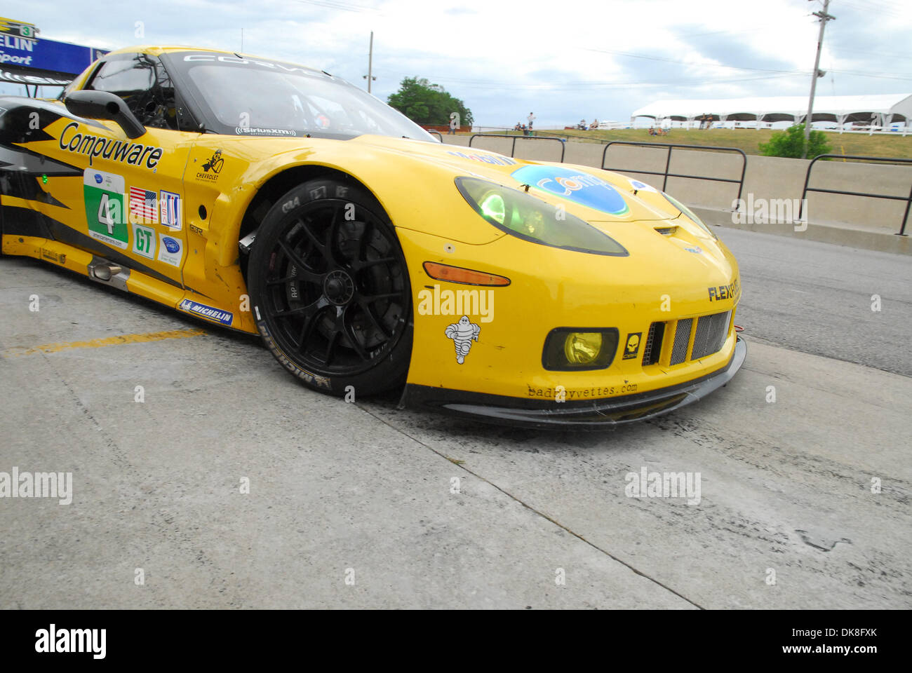 Julio 22, 2011 - Bowmanville, Ontario, Canadá - El #4 Corvette Racing  Compuware Chevrolet Corvette C6 ZR1 durante la práctica de la carrera de  ALMS en Mosport. El Mobil 1 y el