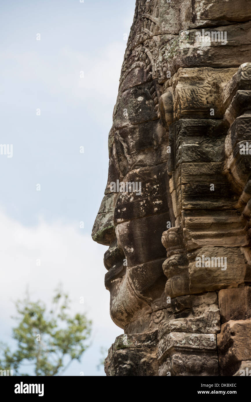 Templo Bayon de Buda se enfrentan en la zona de Angkor, Siem Reap, Camboya Foto de stock