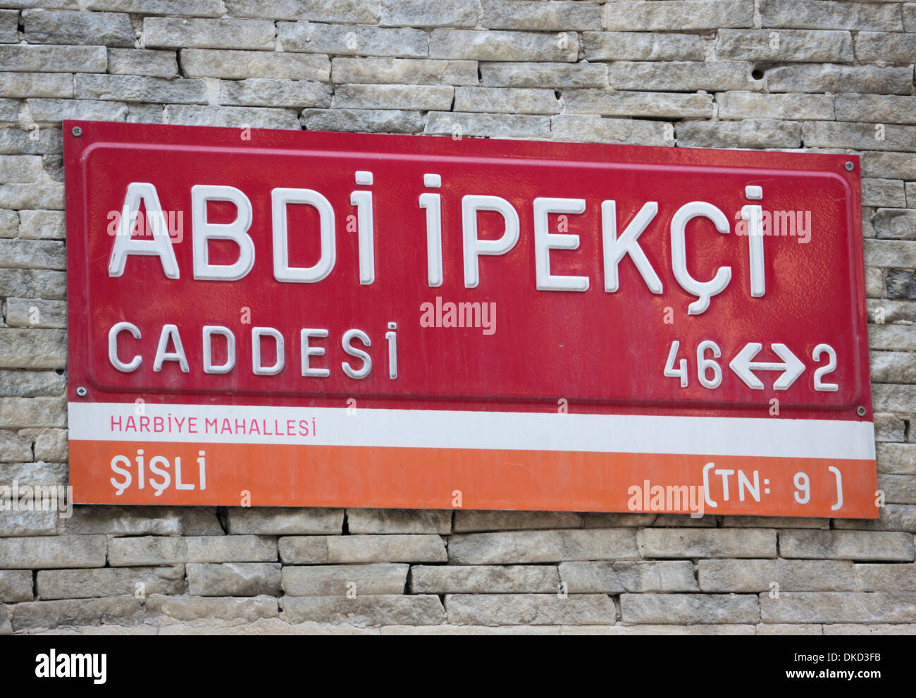 Abdi Ipekci Caddesi calle signo en Estambul Turquia Foto de stock