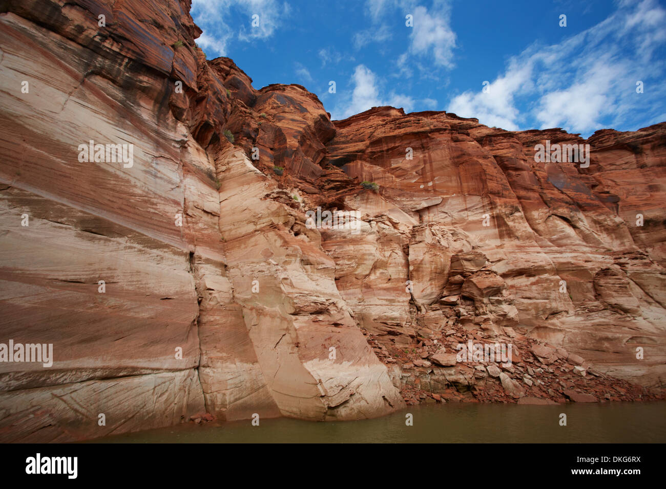 Las paredes rocosas del Lago Powell, Page, Arizona, EE.UU. Foto de stock
