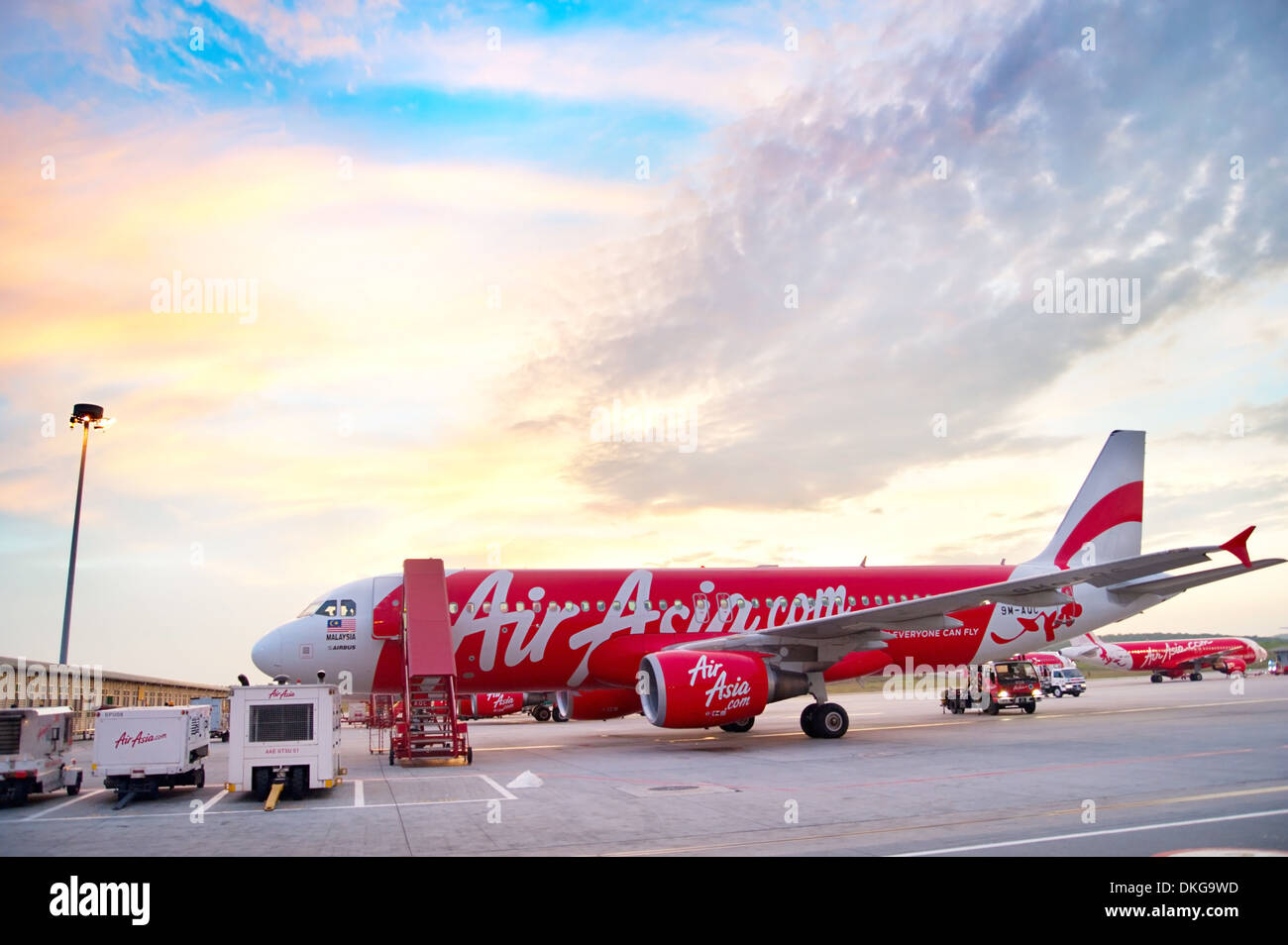 AirAsia en avión desde el aeropuerto de Kuala Lumpur en Kuala Lumpur. Foto de stock