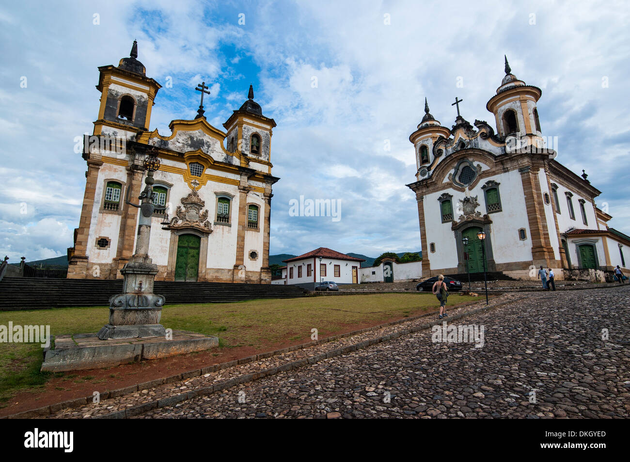 Nuestra Señora de la iglesia del Carmo en históricas Mariana, Minas Gerais, Brasil, América del Sur Foto de stock