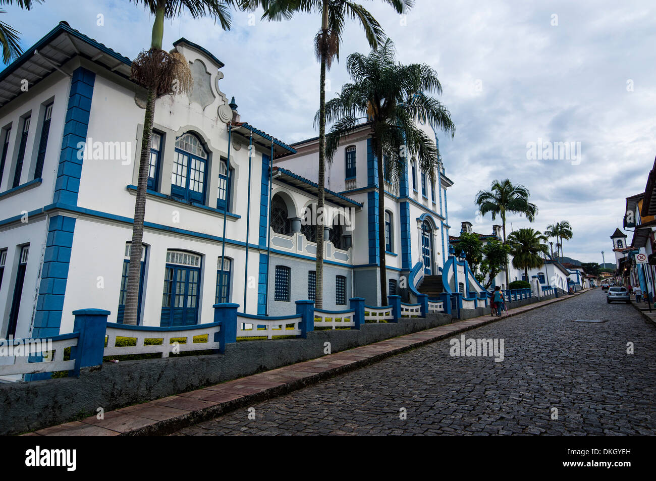 Edificios coloniales históricos en Mariana, Minas Gerais, Brasil, América del Sur Foto de stock