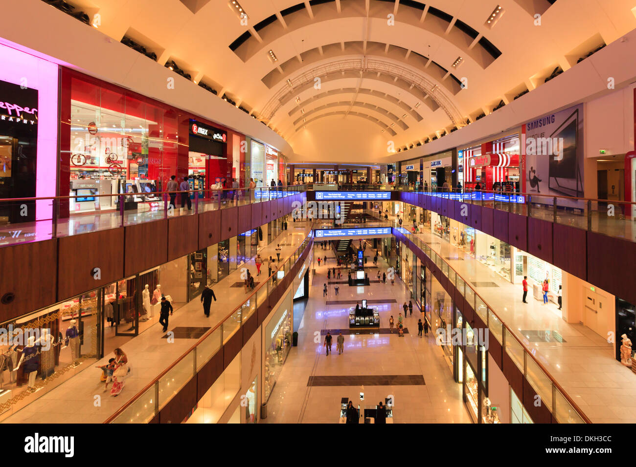 Dubai Mall, el centro comercial más grande del mundo, Dubai, Emiratos Árabes Unidos, Oriente Medio Foto de stock